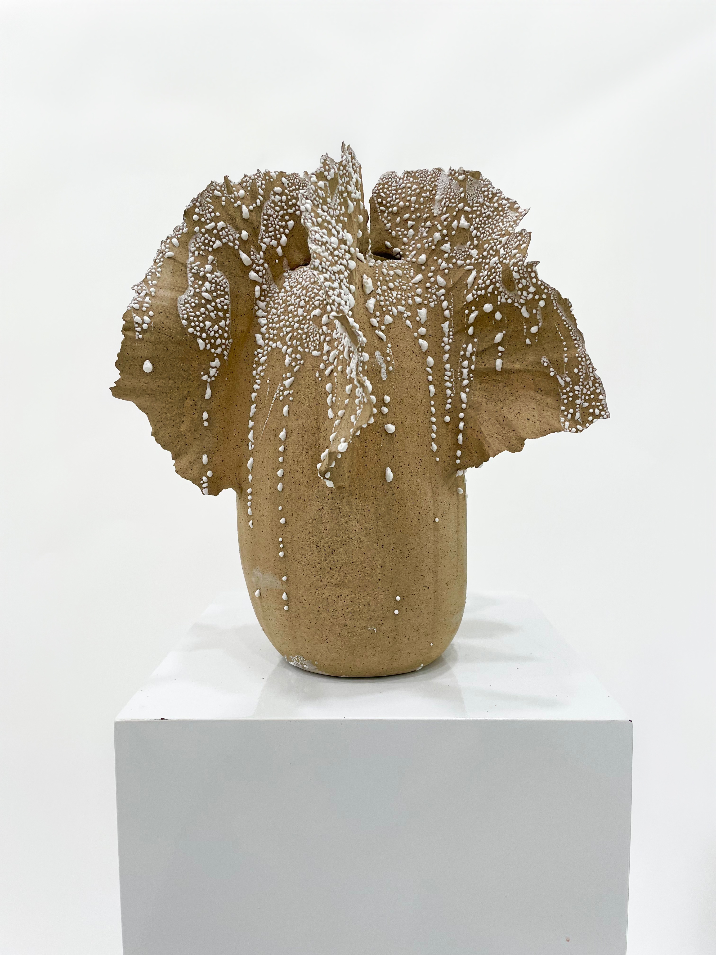 Barrel Coral Vase - Image 3